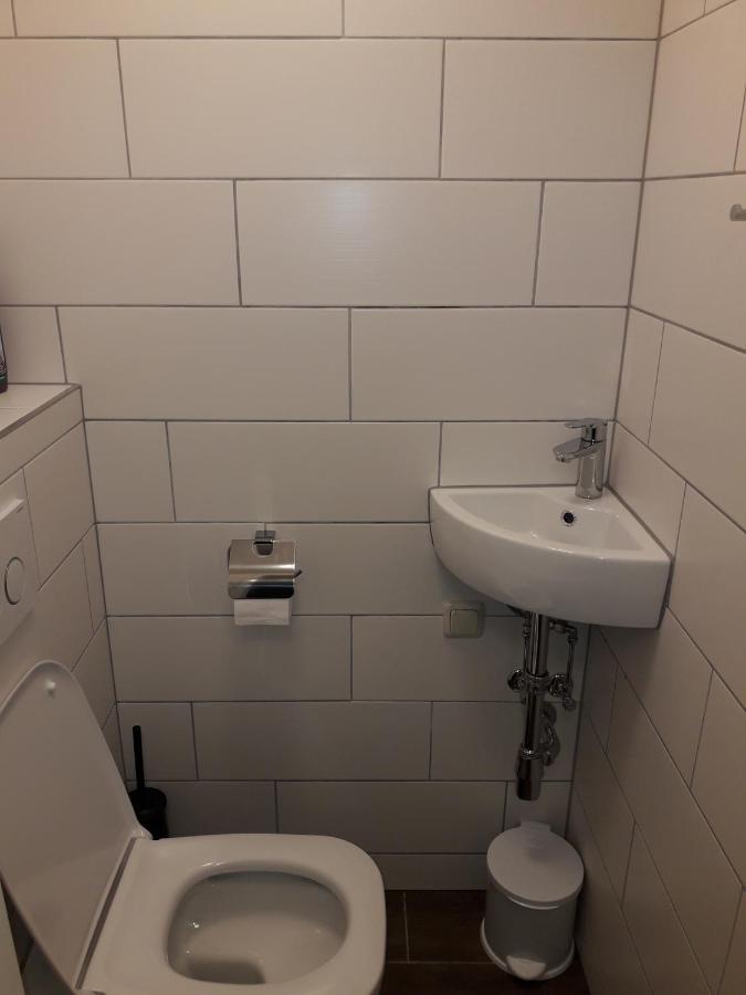 Cosy Flat In The Quiet Area With Own Garden, Free Parking And Direct Public Transport Link To The Centre Apartment Vienna Exterior photo